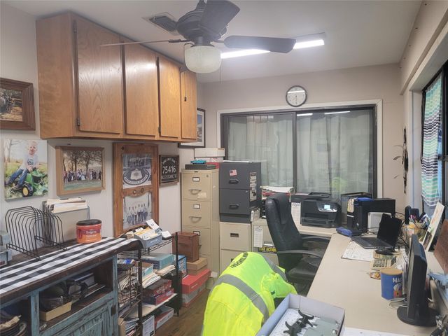 10510 U. S. Highway 82 E, Blossom, TX 75416