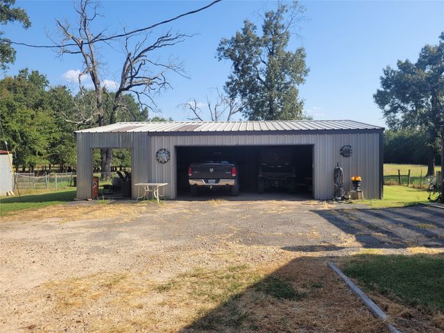 10510 U. S. Highway 82 E, Blossom, TX 75416
