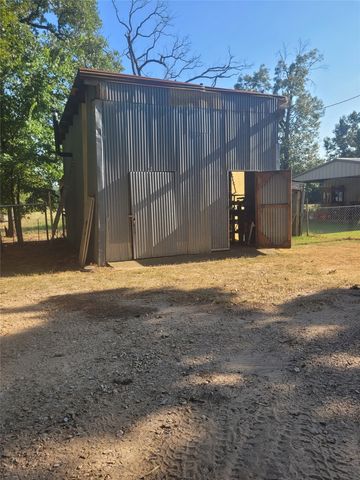 10510 U. S. Highway 82 E, Blossom, TX 75416