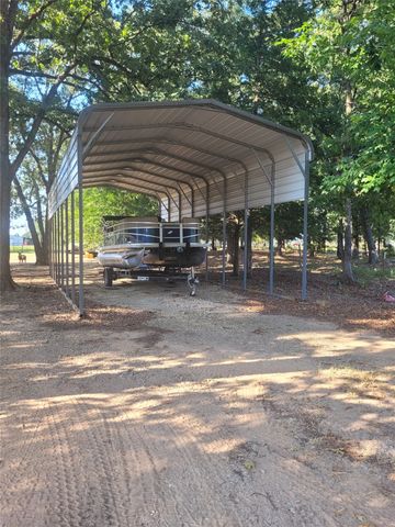 10510 U. S. Highway 82 E, Blossom, TX 75416