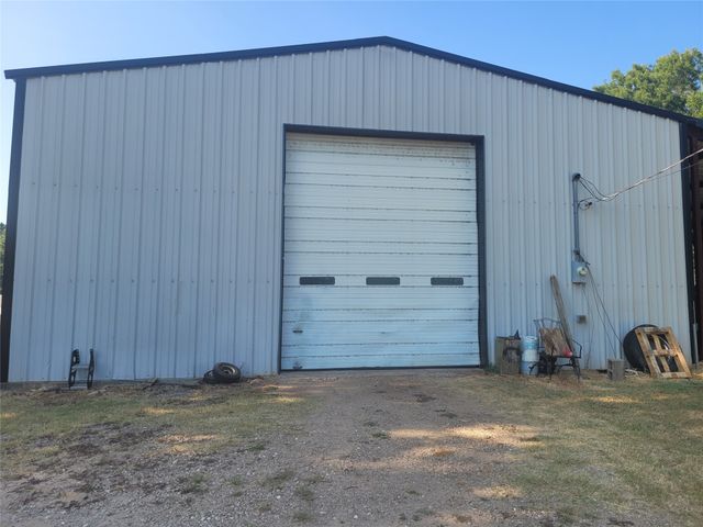 10510 U. S. Highway 82 E, Blossom, TX 75416