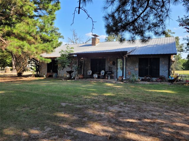 10510 U. S. Highway 82 E, Blossom, TX 75416