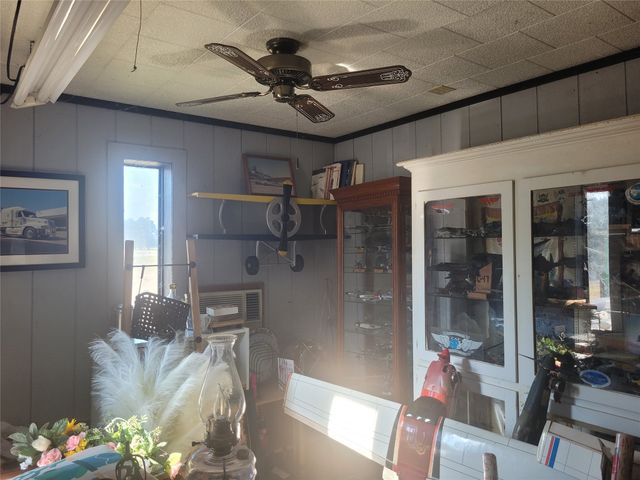 10510 U. S. Highway 82 E, Blossom, TX 75416
