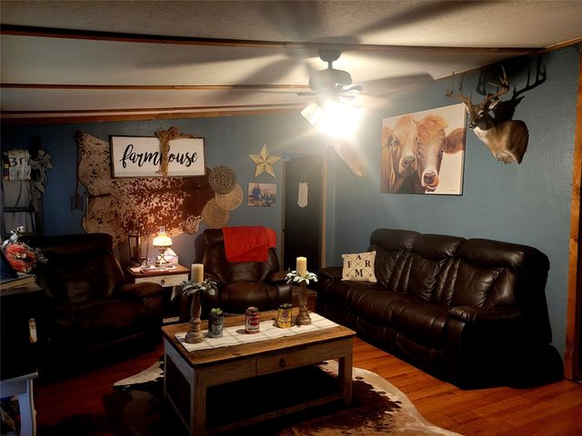 10510 U. S. Highway 82 E, Blossom, TX 75416