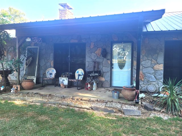 10510 U. S. Highway 82 E, Blossom, TX 75416
