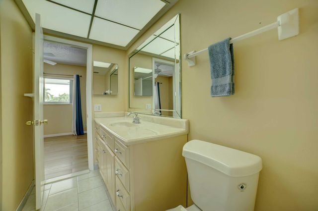 1118 Lake Terrace 204, Boynton Beach, FL 33426