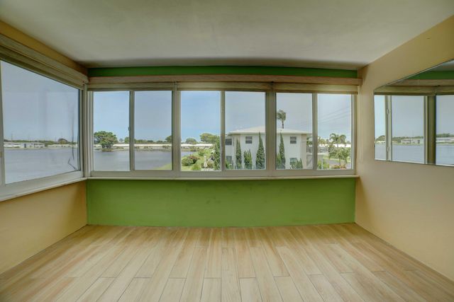 1118 Lake Terrace 204, Boynton Beach, FL 33426