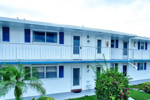1118 Lake Terrace 204, Boynton Beach, FL 33426