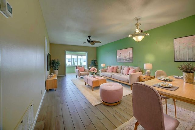 1118 Lake Terrace 204, Boynton Beach, FL 33426
