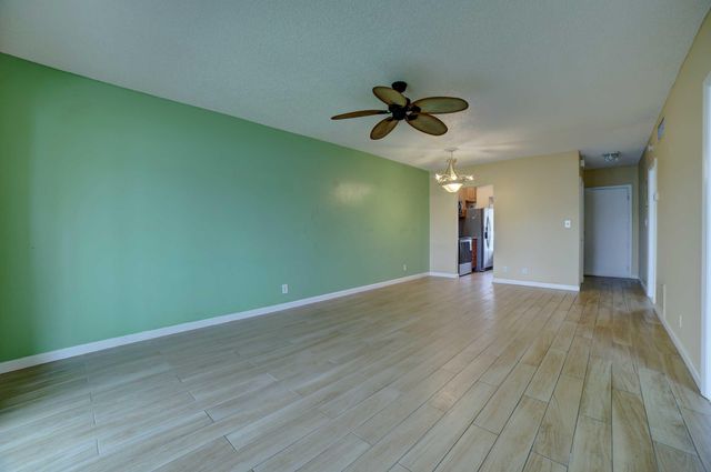 1118 Lake Terrace 204, Boynton Beach, FL 33426