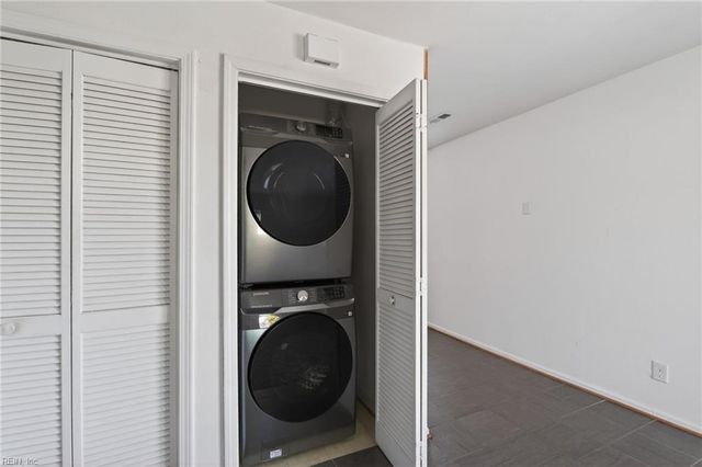 225 A View Ave Apt 204, Norfolk, VA 23503