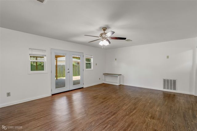 2110 Belle Grove Drive, Bossier City, LA 71111