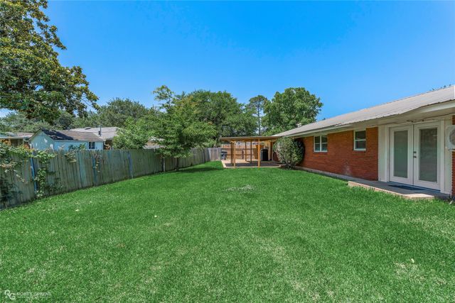 2110 Belle Grove Drive, Bossier City, LA 71111