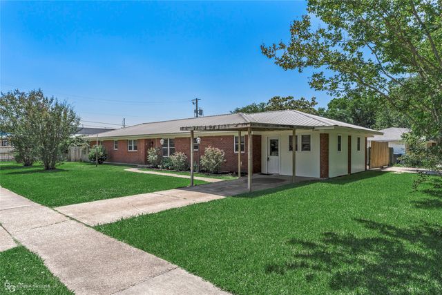 2110 Belle Grove Drive, Bossier City, LA 71111