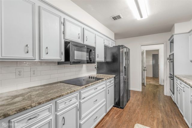 2110 Belle Grove Drive, Bossier City, LA 71111