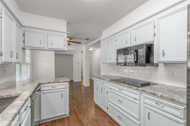 2110 Belle Grove Drive, Bossier City, LA 71111