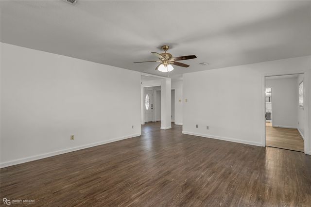 2110 Belle Grove Drive, Bossier City, LA 71111