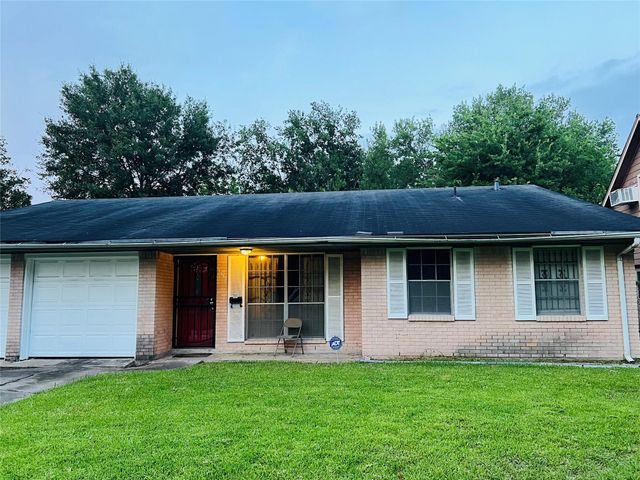 5539 Greylog Drive, Houston, TX 77048