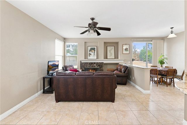 987 Chinotto, Corona, CA 92881