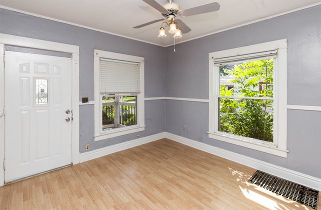 206 E 16th Street, Des Moines, IA 50316