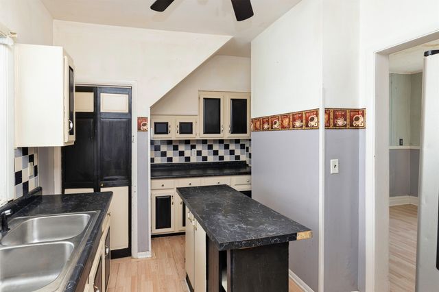 206 E 16th Street, Des Moines, IA 50316