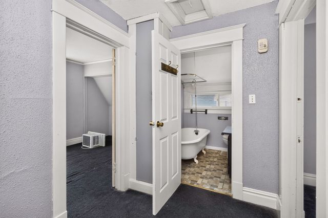 206 E 16th Street, Des Moines, IA 50316