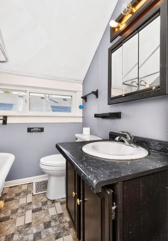 206 E 16th Street, Des Moines, IA 50316