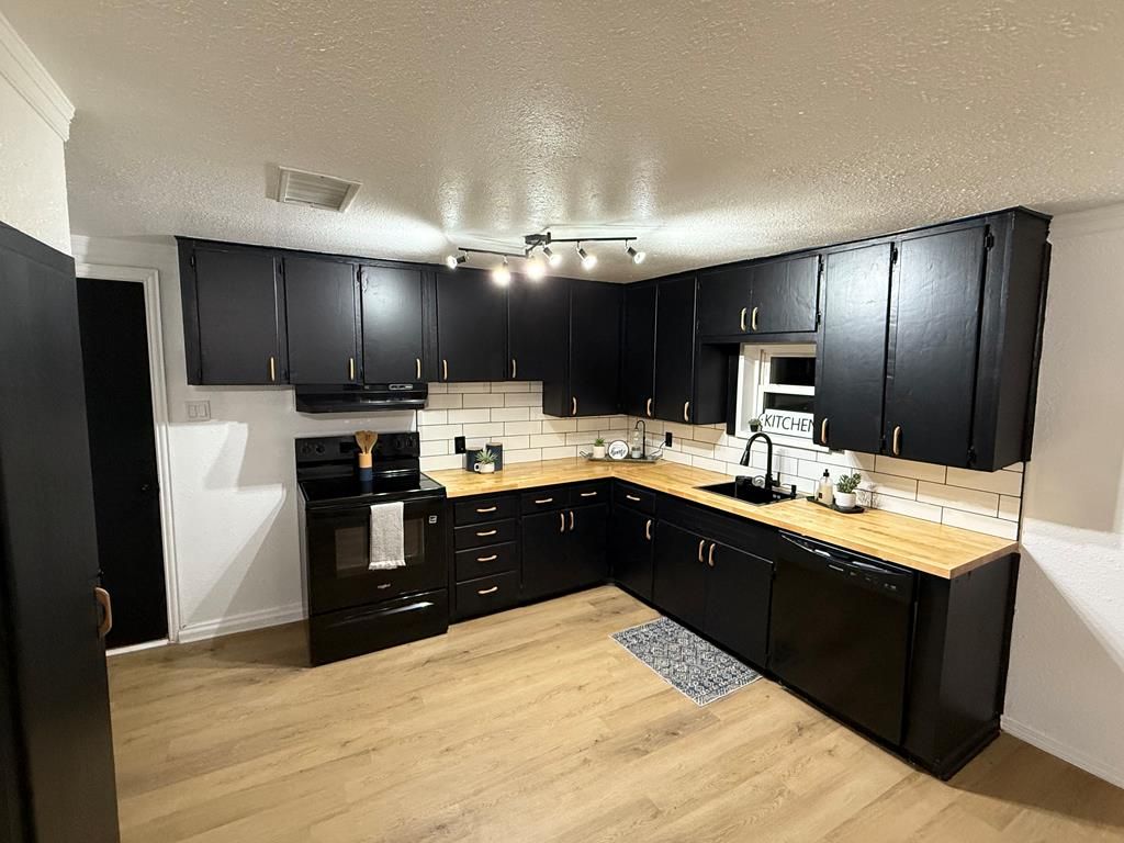 Image 5 of property listing at 9991 N Grape Creek Rd, San Angelo, TX 76901