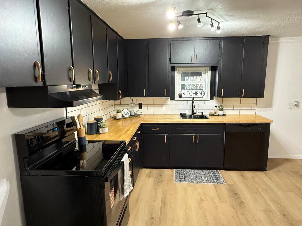 Image 6 of property listing at 9991 N Grape Creek Rd, San Angelo, TX 76901