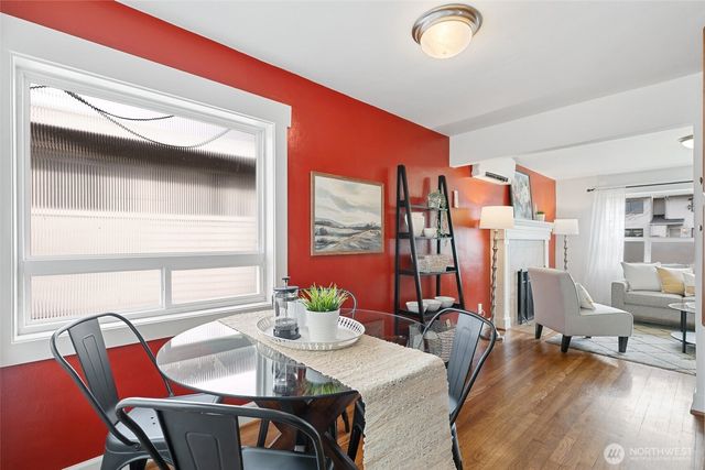 6325 42nd Avenue SW, Seattle, WA 98136