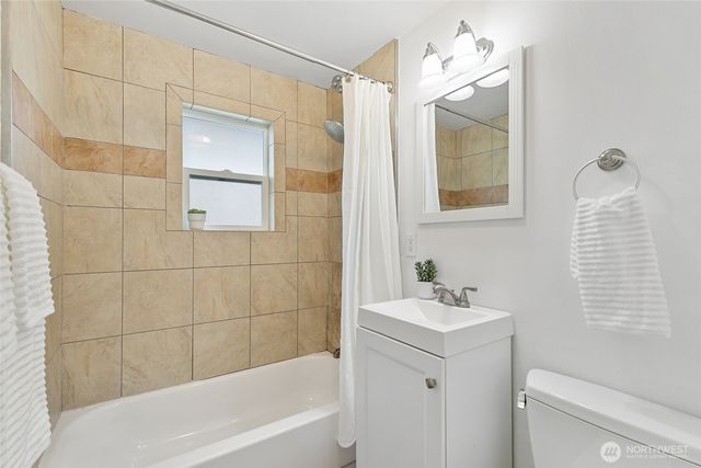 6325 42nd Avenue SW, Seattle, WA 98136