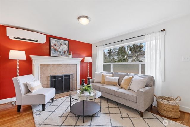 6325 42nd Avenue SW, Seattle, WA 98136