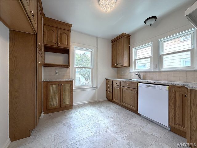 2486 Pierce Avenue, Niagara Falls, NY 14301