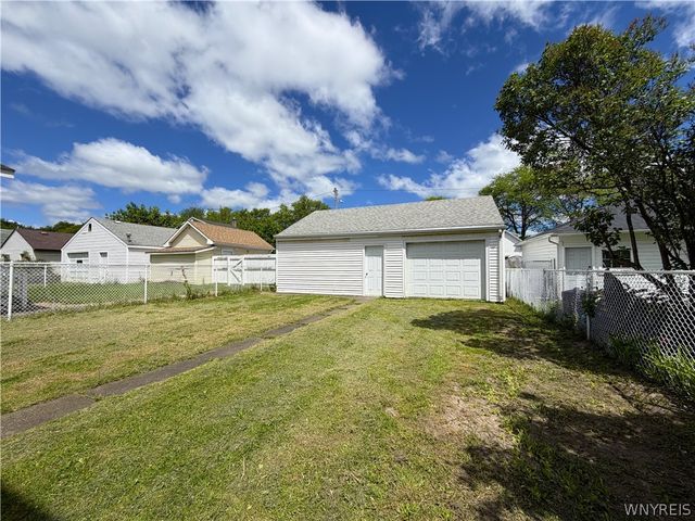 2486 Pierce Avenue, Niagara Falls, NY 14301