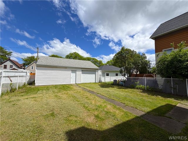 2486 Pierce Avenue, Niagara Falls, NY 14301