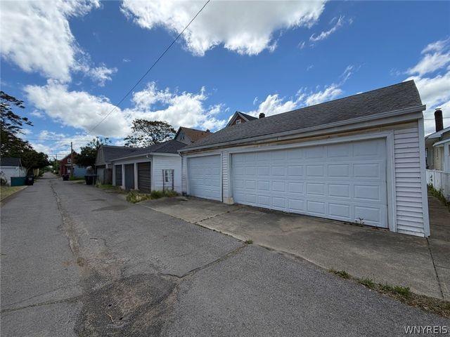 2486 Pierce Avenue, Niagara Falls, NY 14301