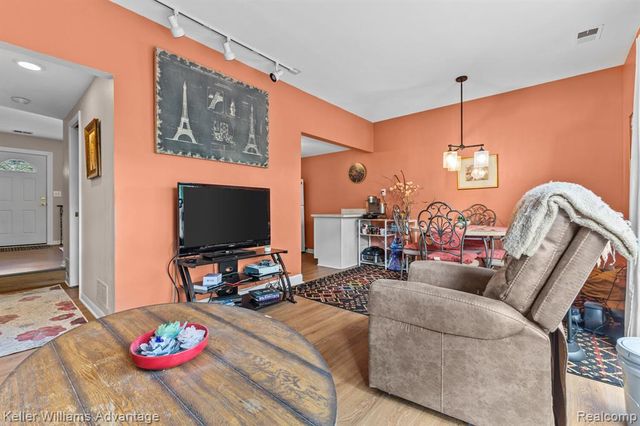 42930 Richards Court, Northville, MI 48167