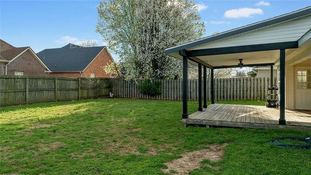 4601 SW Limestone Avenue, Bentonville, AR 72712
