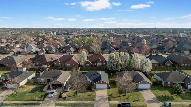 4601 SW Limestone Avenue, Bentonville, AR 72712