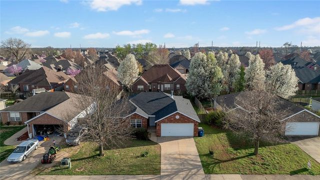 4601 SW Limestone Avenue, Bentonville, AR 72712