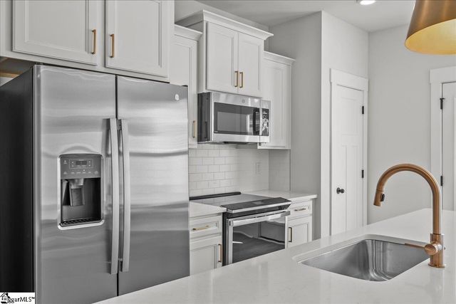 6 Redfield Place, Simpsonville, SC 29681