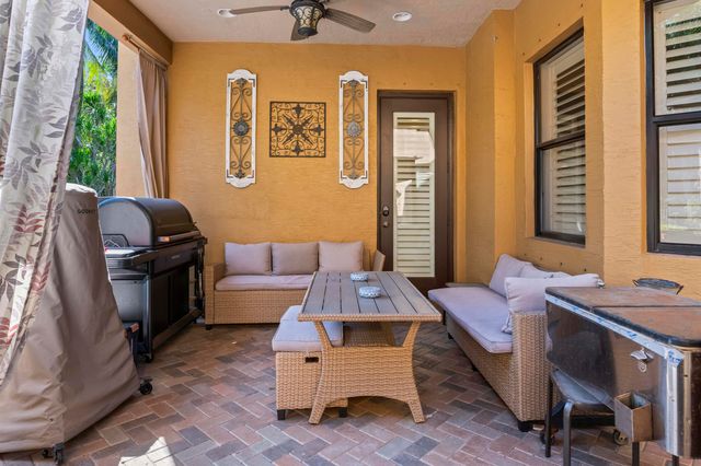 10376 Trianon Place, Wellington, FL 33449