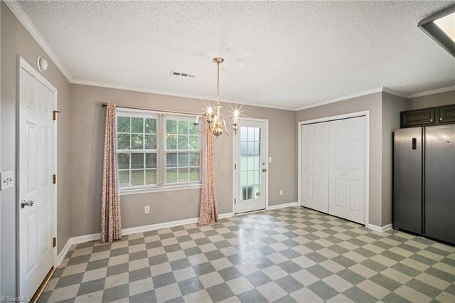 1625 N Ammons Drive, Clemmons, NC 27012