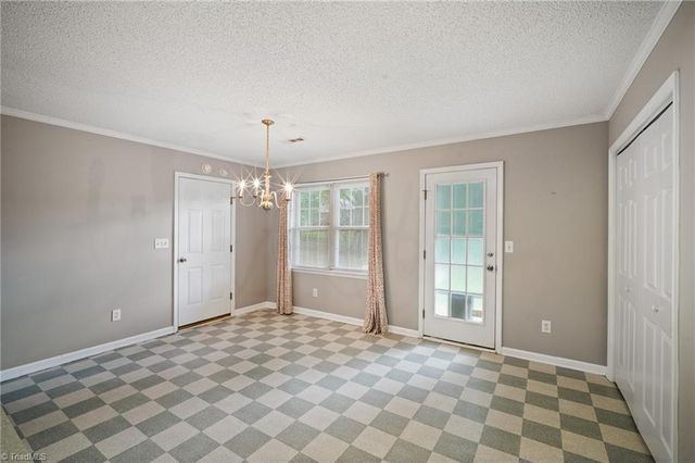 1625 N Ammons Drive, Clemmons, NC 27012