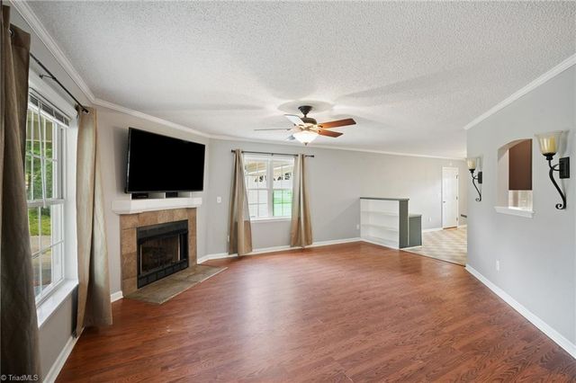 1625 N Ammons Drive, Clemmons, NC 27012