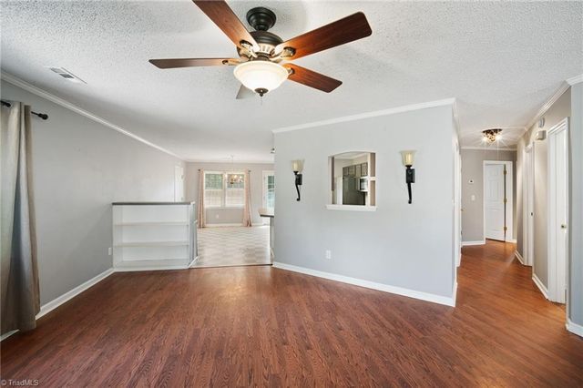 1625 N Ammons Drive, Clemmons, NC 27012