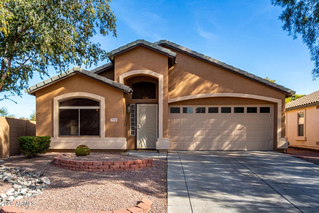 Image 1 of property listing at 7733 S 47TH Lane, Laveen, AZ 85339