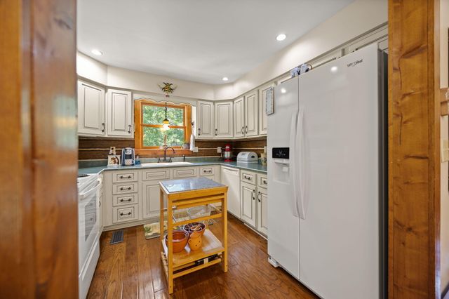 204 The Village Drive, Nancy, KY 42544