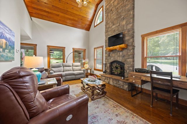 204 The Village Drive, Nancy, KY 42544