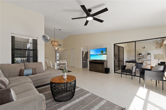 3212 S Lakeview Circle 10205, Fort Pierce, FL 34949